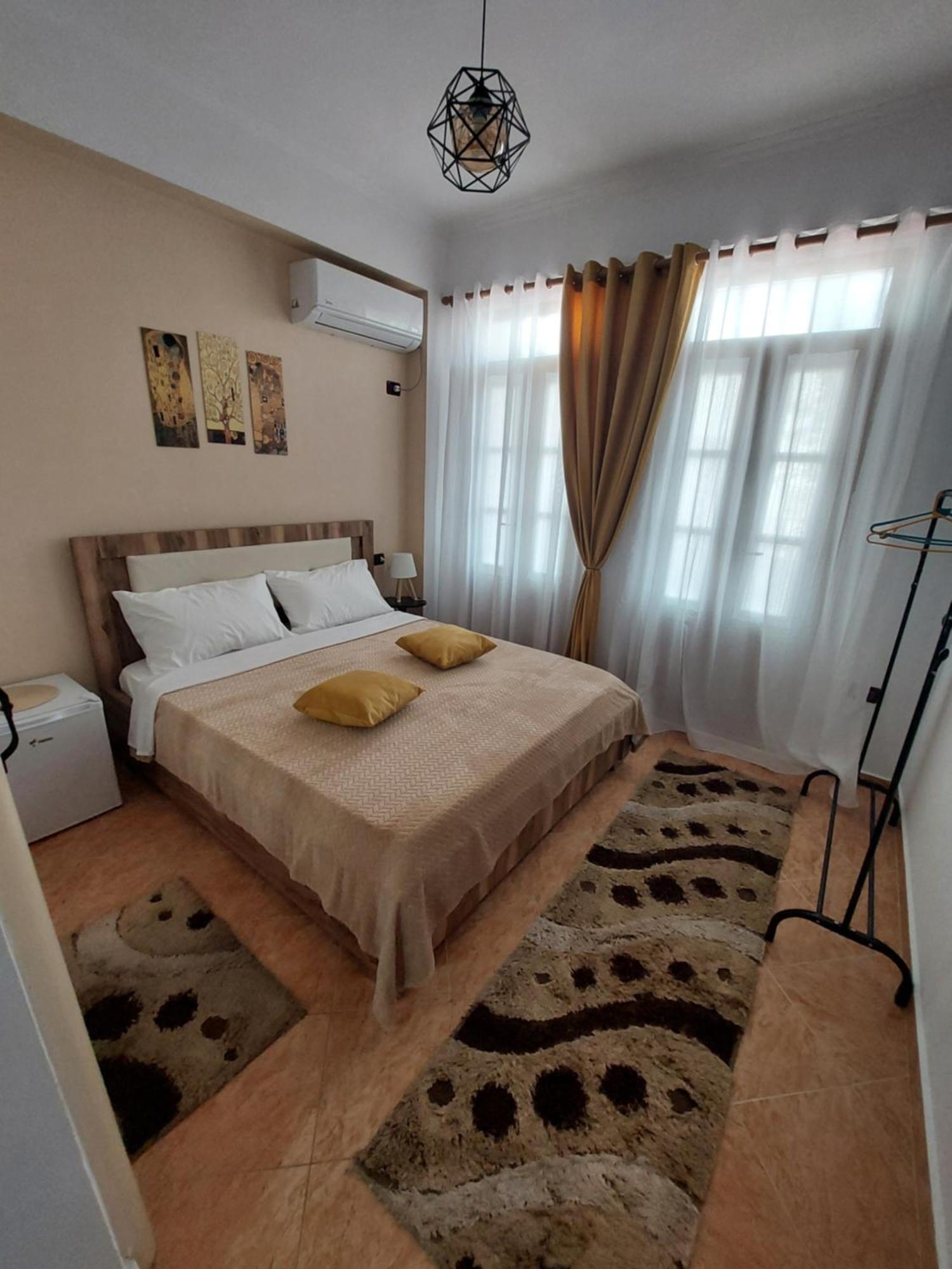 Godard Apartments Vlorë Εξωτερικό φωτογραφία