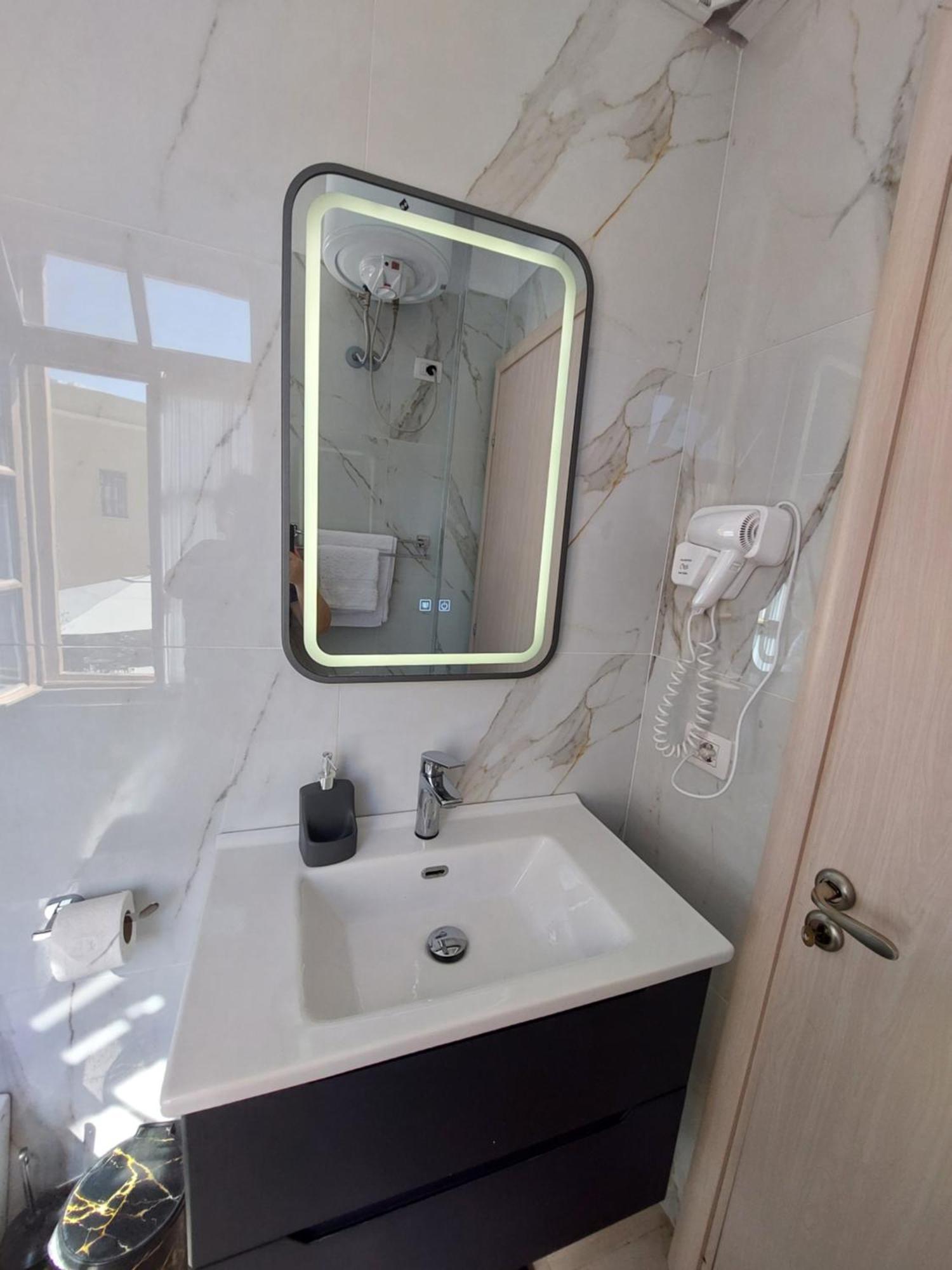 Godard Apartments Vlorë Εξωτερικό φωτογραφία