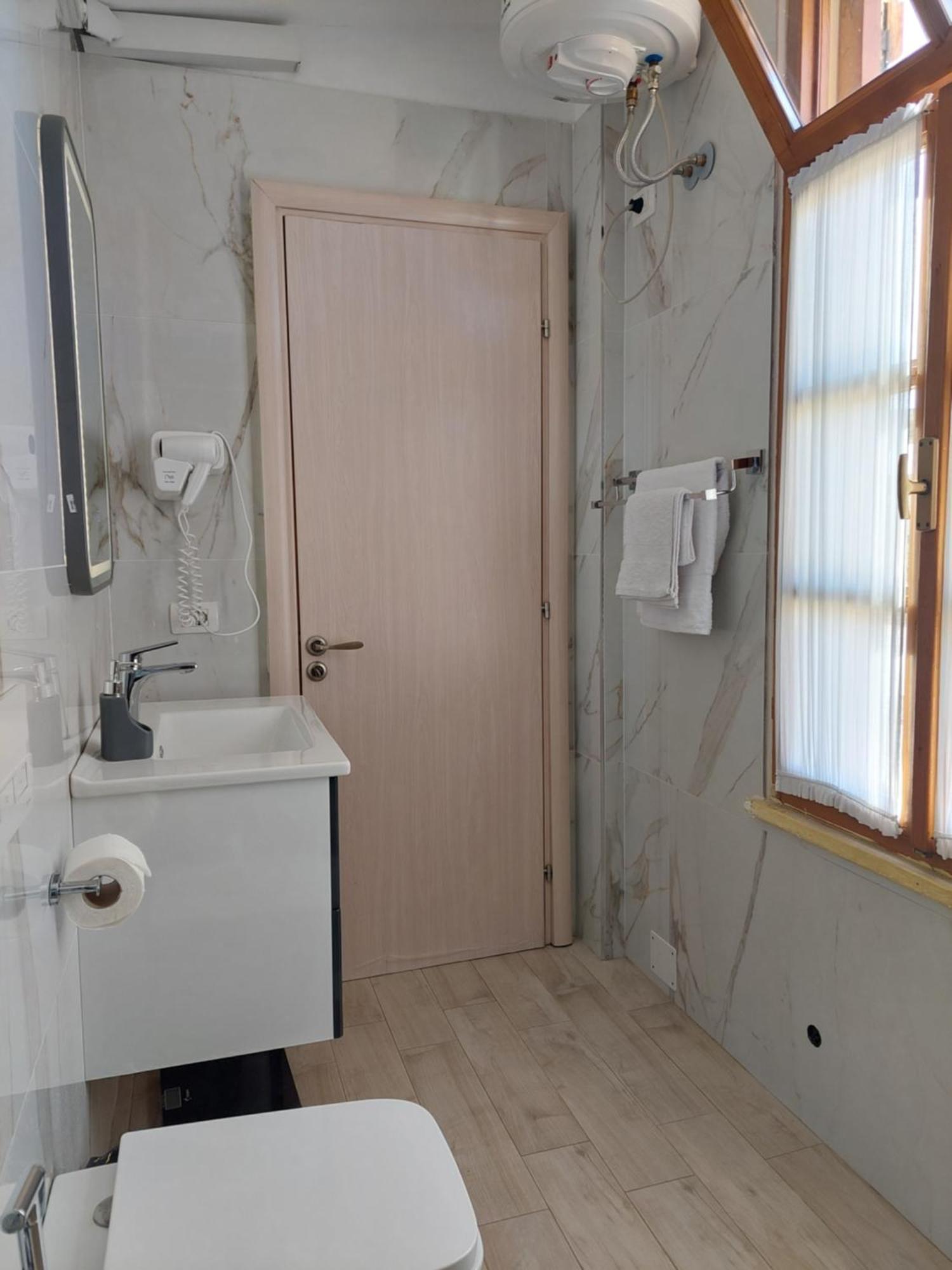 Godard Apartments Vlorë Εξωτερικό φωτογραφία